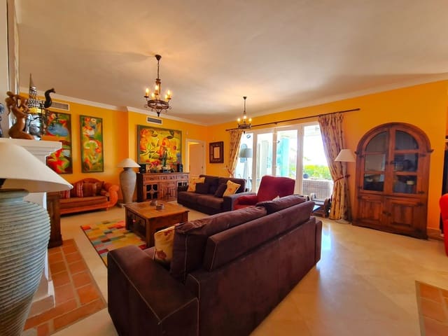 3 makuuhuone Huoneisto myytävänä paikassa Bahia de Casares, Casares mukana uima-altaan 
autotalli - 995 000 € (Ref: 9278320)