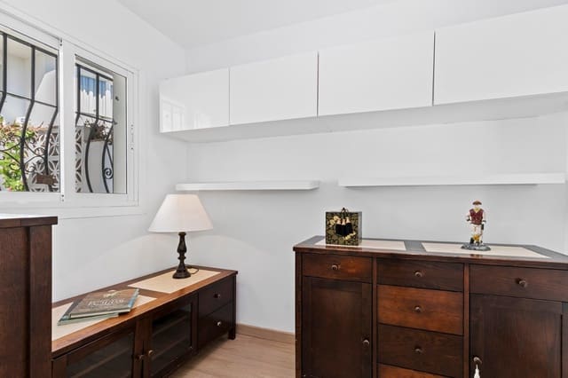 2 makuuhuone Omakotitalo myytävänä paikassa Mijas mukana uima-altaan - 450 000 € (Ref: 9279577)