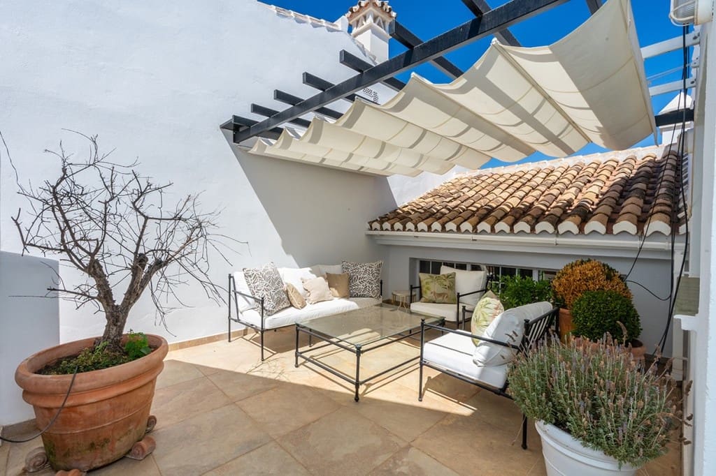 3 soveværelse Byhus til salg i Riviera del Sol med swimmingpool garage - € 625.000 (Ref: 9279716)