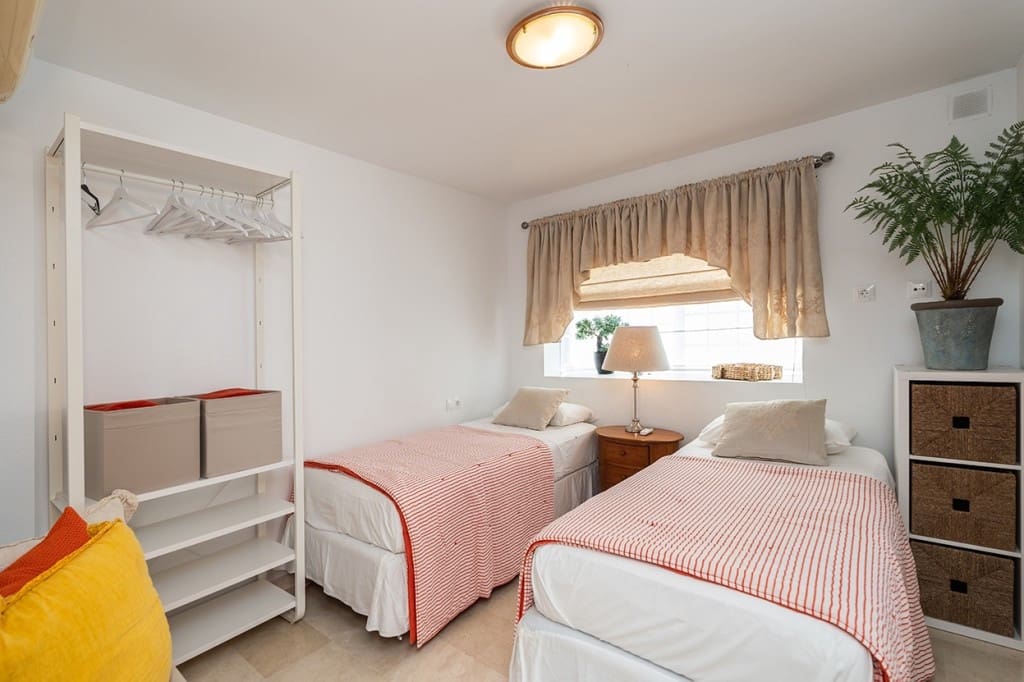 3 soveværelse Byhus til salg i Riviera del Sol med swimmingpool garage - € 625.000 (Ref: 9279716)