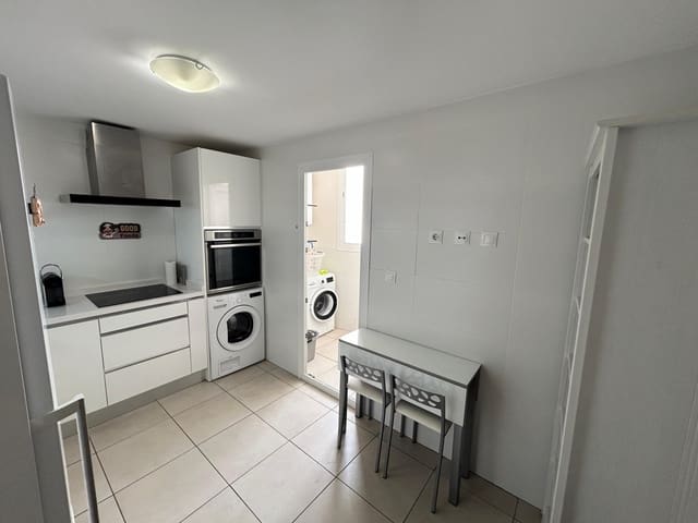 3 makuuhuone Huoneisto myytävänä paikassa Nueva Andalucia, Marbella mukana uima-altaan 
autotalli - 450 000 € (Ref: 9287326)