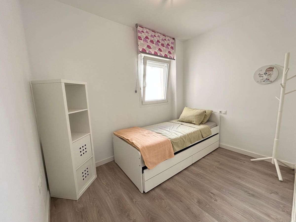 3 makuuhuone Huoneisto myytävänä paikassa Nueva Andalucia mukana uima-altaan 
autotalli - 450 000 € (Ref: 9287326)