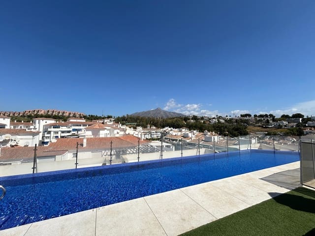 3 makuuhuone Huoneisto myytävänä paikassa Nueva Andalucia, Marbella mukana uima-altaan 
autotalli - 450 000 € (Ref: 9287326)