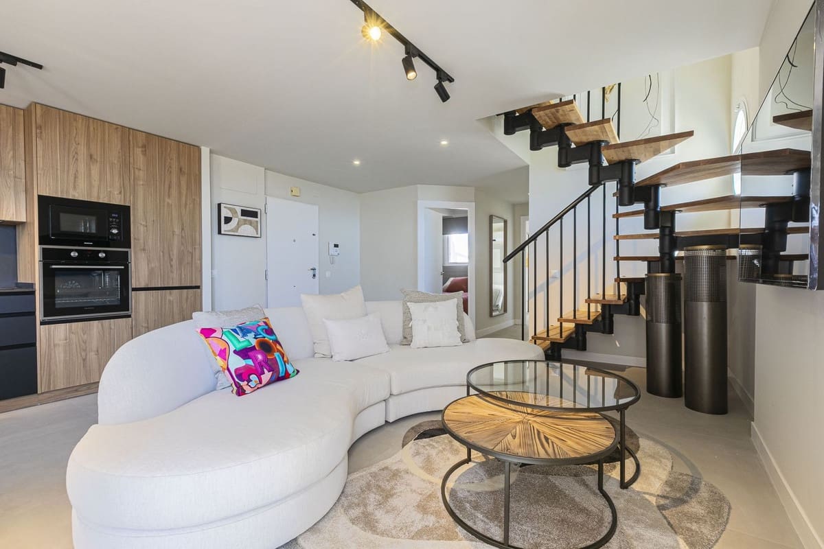 3 sypialnia Penthouse na sprzedaż w Nueva Andalucia z basenem garażem - 755 000 € (Ref: 9288253)