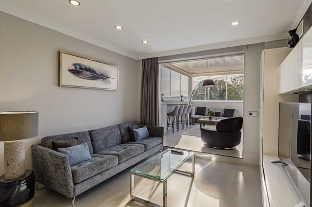 3 chambre Penthouse à vendre à Nueva Andalucia, Marbella avec piscine garage - 770 000 € (Ref: 9293168)