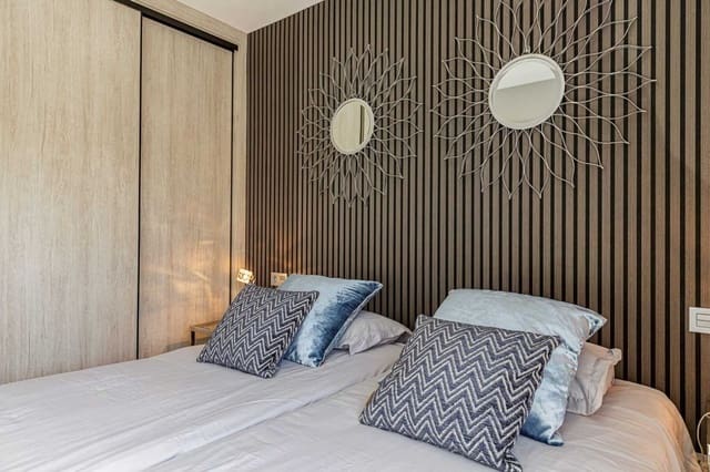 3 chambre Penthouse à vendre à Nueva Andalucia, Marbella avec piscine garage - 770 000 € (Ref: 9293168)