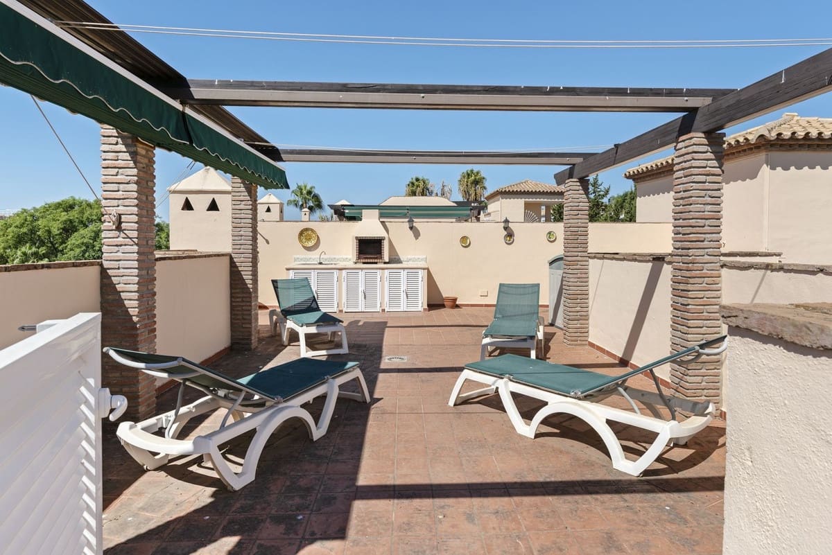 3 bedroom Penthouse for sale in Nueva Andalucia with pool garage - € 649,000 (Ref: 9293173)