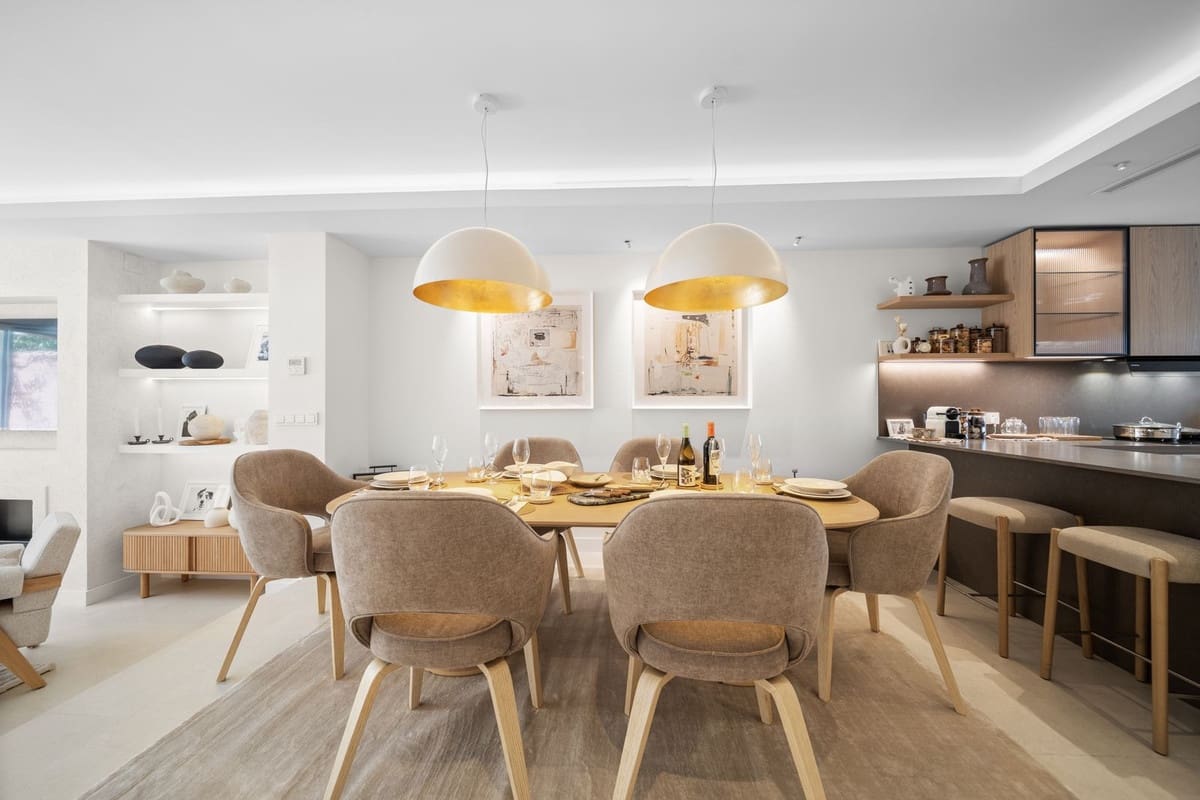 3 soveværelse Byhus til salg i Nueva Andalucia med swimmingpool garage - € 1.595.000 (Ref: 9298950)