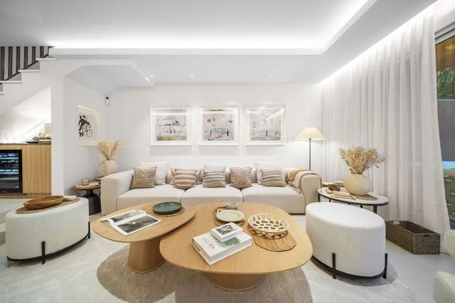 3 soveværelse Byhus til salg i Nueva Andalucia, Marbella med swimmingpool garage - € 1.595.000 (Ref: 9298950)