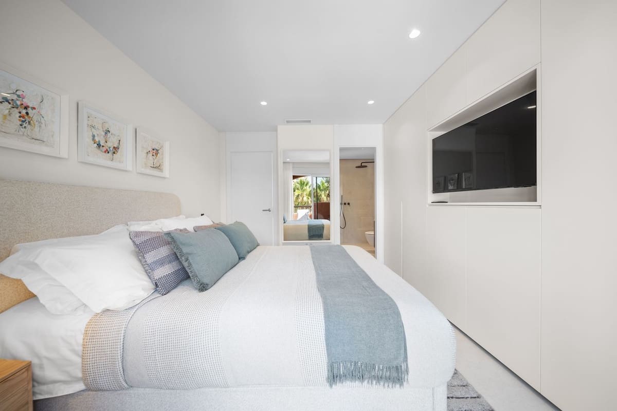 3 soveværelse Byhus til salg i Nueva Andalucia med swimmingpool garage - € 1.595.000 (Ref: 9298950)