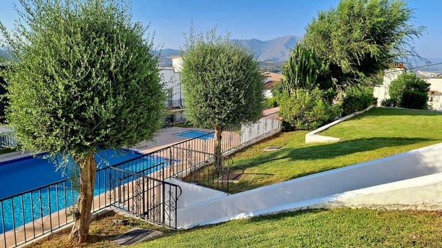 3 sypialnia Dom na sprzedaż w Manilva z basenem - 290 000 € (Ref: 9301430)