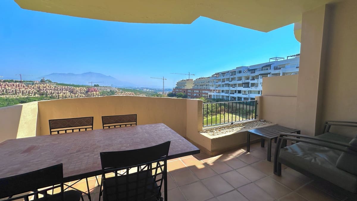 2 makuuhuone Huoneisto myytävänä paikassa La Duquesa / Puerto de la Duquesa mukana uima-altaan 
autotalli - 249 000 € (Ref: 9301728)