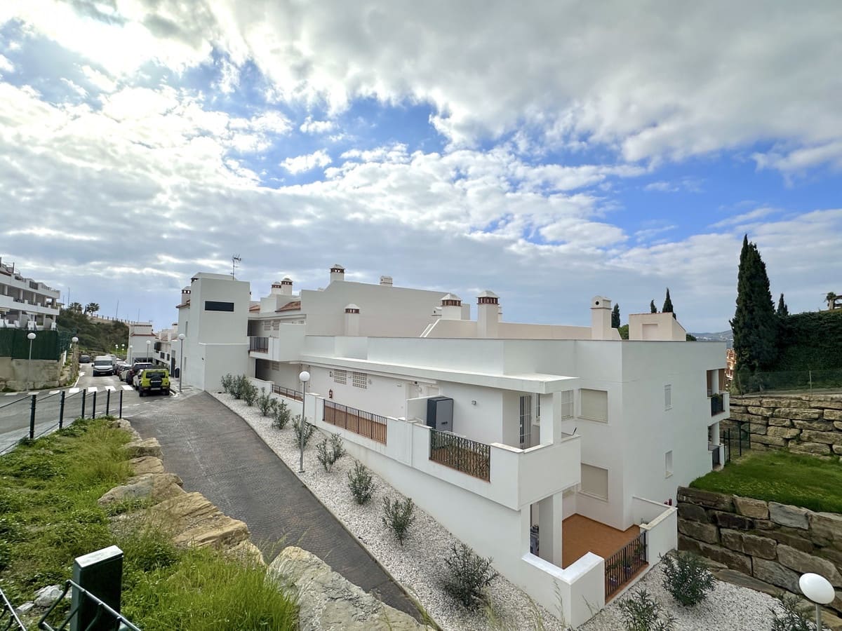 2 bedroom Apartment for sale in Casares with pool garage - € 212,000 (Ref: 9301730)