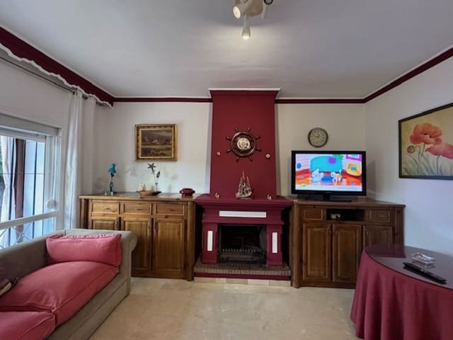 5 makuuhuone Omakotitalo myytävänä paikassa San Pedro de Alcantara, Marbella mukana uima-altaan - 660 000 € (Ref: 9309326)