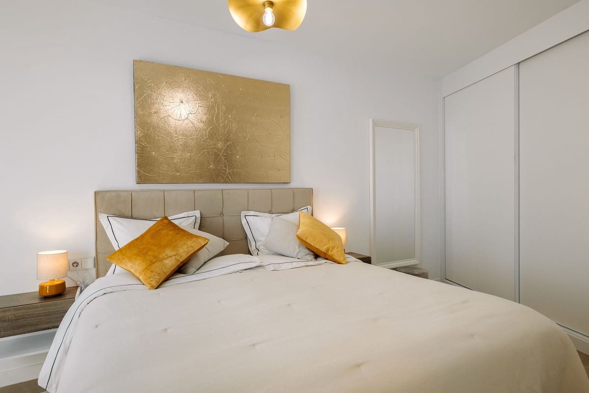 3 soverom Hus til salgs i New Golden Mile med svømmebasseng garasje - € 595 000 (Ref: 9309328)