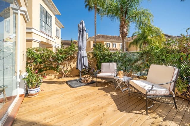 3 soveværelse Byhus til salg i Elviria, Marbella med swimmingpool garage - € 675.000 (Ref: 9311157)