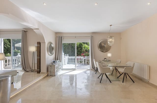 4 camera da letto Villa in vendita in Calahonda, Mijas con piscina garage - 1.100.000 € (Rif: 9311424)