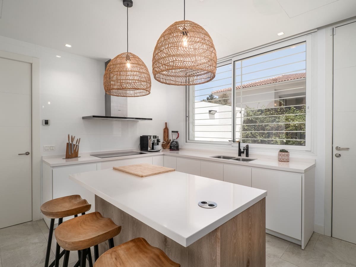 4 sypialnia Willa na sprzedaż w Guadalmina z basenem garażem - 2 650 000 € (Ref: 9311427)