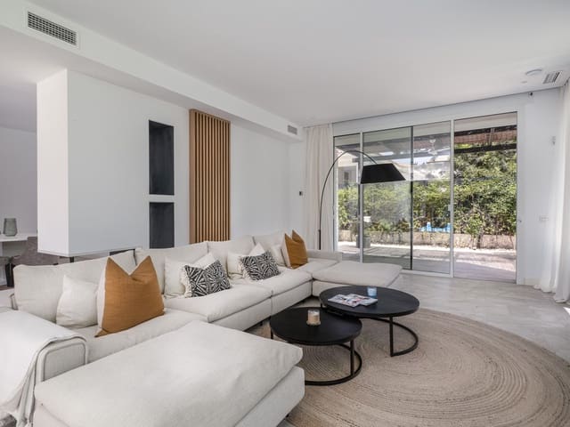 4 sypialnia Willa na sprzedaż w Guadalmina Baja, Marbella z basenem garażem - 2 650 000 € (Ref: 9311427)