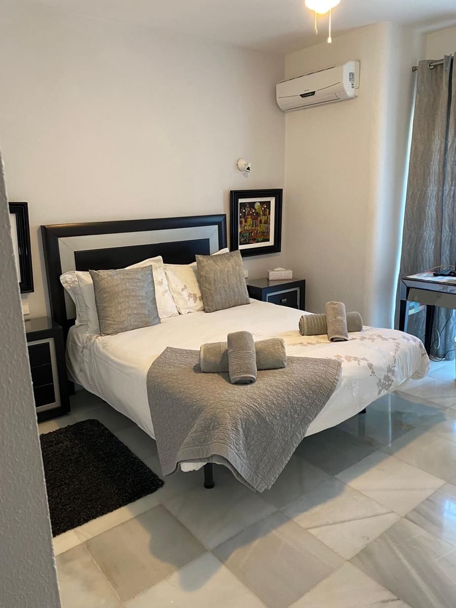 4 chambre Villa/Maison à vendre à El Paraiso avec piscine garage - 1 600 000 € (Ref: 9311429)