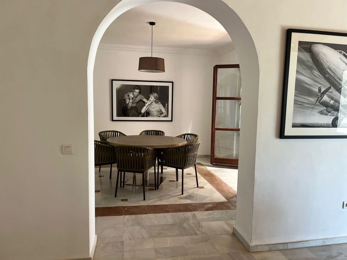 5 soverom Villa til salgs i Guadalmina med svømmebasseng garasje - € 1 575 000 (Ref: 9311430)