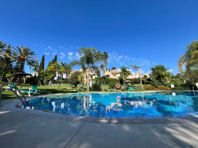 5 soverom Villa til salgs i Guadalmina, Marbella med svømmebasseng garasje - € 1 575 000 (Ref: 9311430)