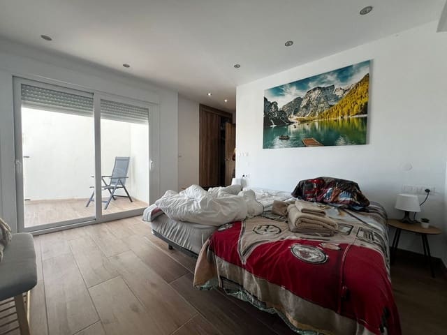 4 quarto Moradia para venda em Estepona com piscina garagem - 1 250 000 € (Ref: 9311431)