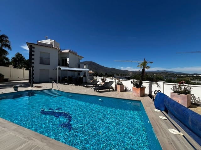 4 quarto Moradia para venda em Estepona com piscina garagem - 1 250 000 € (Ref: 9311431)