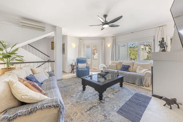 3 chambre Villa/Maison à vendre à La Duquesa / Puerto de la Duquesa, Manilva avec piscine - 475 000 € (Ref: 9311432)