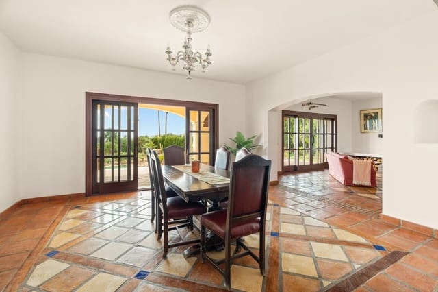 5 quarto Moradia para venda em La Duquesa / Puerto de la Duquesa, Manilva com piscina garagem - 2 140 000 € (Ref: 9314558)