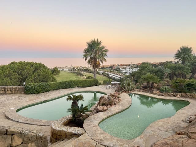 5 quarto Moradia para venda em La Duquesa / Puerto de la Duquesa, Manilva com piscina garagem - 2 140 000 € (Ref: 9314558)