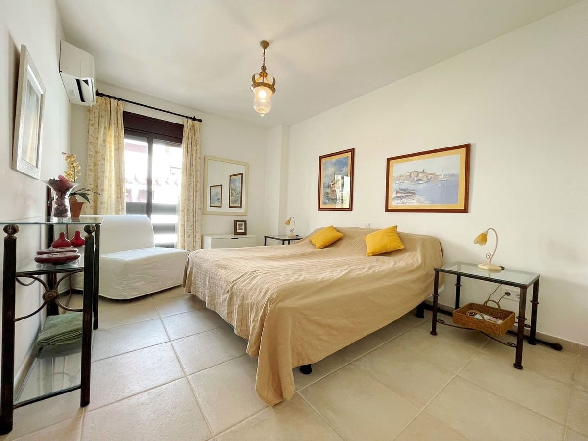 3 makuuhuone Huoneisto myytävänä paikassa Nueva Andalucia mukana uima-altaan 
autotalli - 575 000 € (Ref: 9325406)