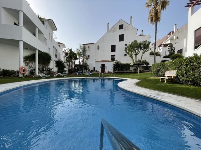 3 makuuhuone Huoneisto myytävänä paikassa Nueva Andalucia, Marbella mukana uima-altaan 
autotalli - 575 000 € (Ref: 9325406)