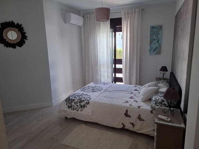 3 makuuhuone Huoneisto myytävänä paikassa Nueva Andalucia, Marbella mukana uima-altaan 
autotalli - 695 000 € (Ref: 9325589)