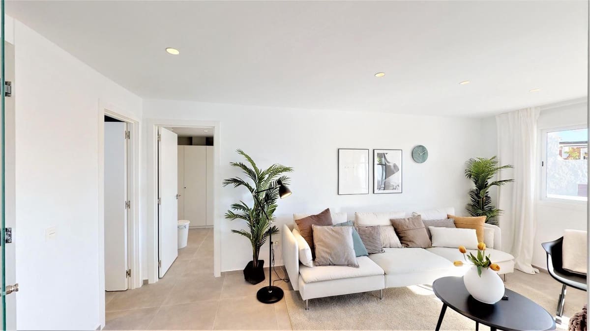 3 soverom Leilighet til salgs i Nueva Andalucia med svømmebasseng garasje - € 649 000 (Ref: 9325591)