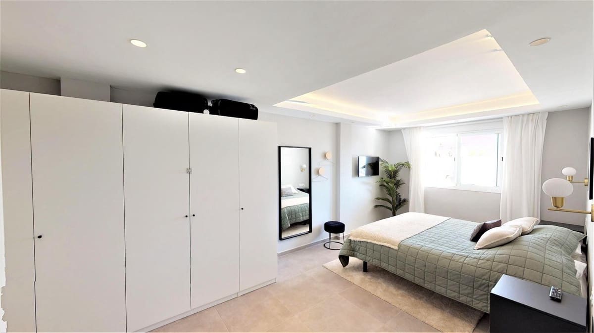 3 soverom Leilighet til salgs i Nueva Andalucia med svømmebasseng garasje - € 649 000 (Ref: 9325591)