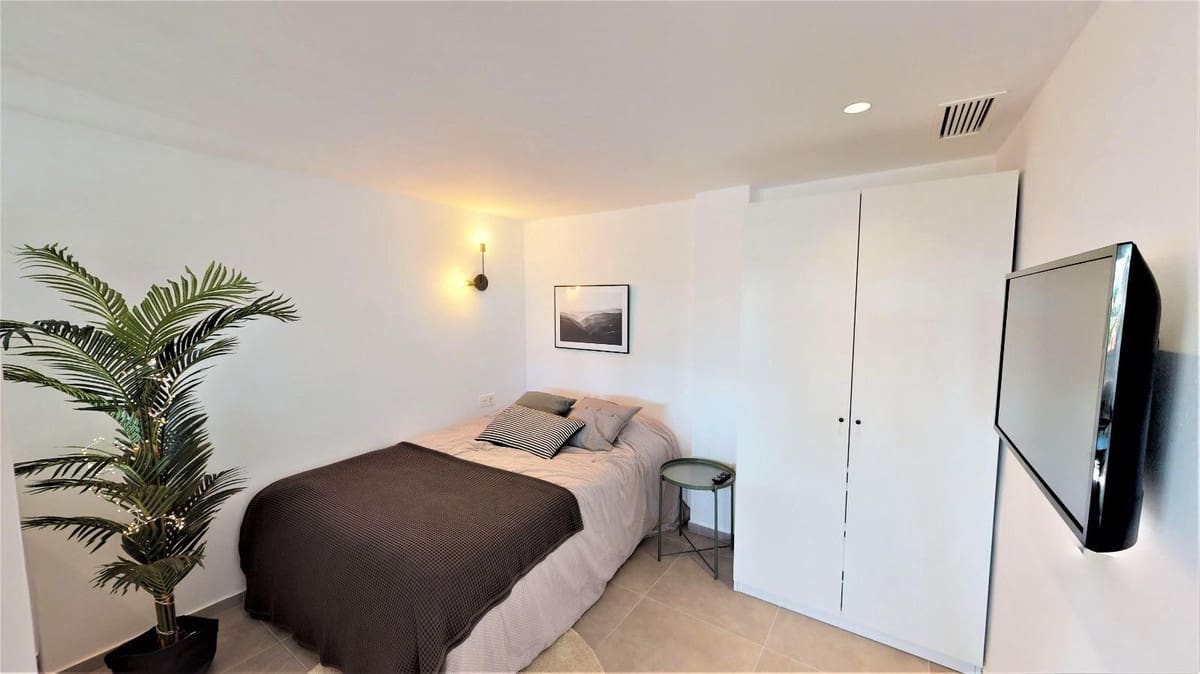 3 soverom Leilighet til salgs i Nueva Andalucia med svømmebasseng garasje - € 649 000 (Ref: 9325591)