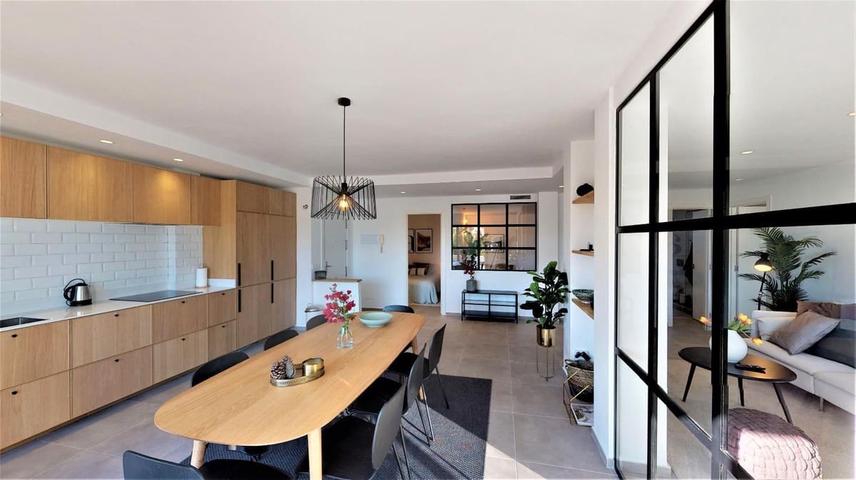 3 soverom Leilighet til salgs i Nueva Andalucia med svømmebasseng garasje - € 649 000 (Ref: 9325591)