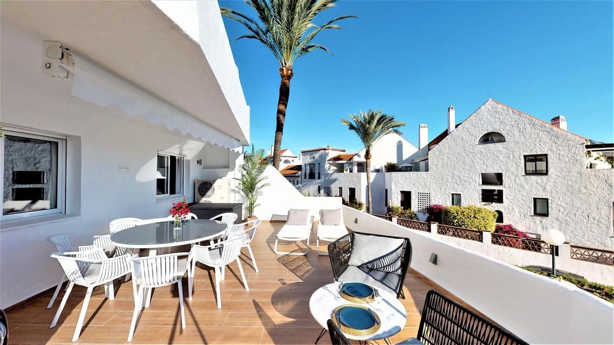 3 soverom Leilighet til salgs i Nueva Andalucia med svømmebasseng garasje - € 649 000 (Ref: 9325591)