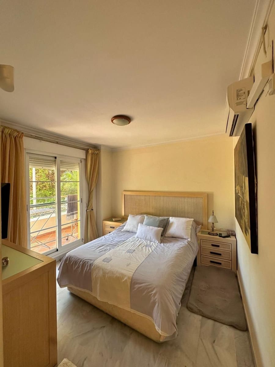 3 makuuhuone Huoneisto myytävänä paikassa Nueva Andalucia mukana uima-altaan - 590 000 € (Ref: 9325592)