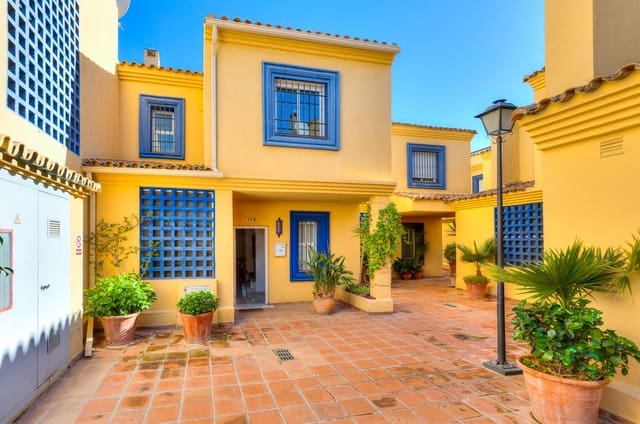 3 soverom Hus til salgs i San Pedro de Alcantara, Marbella med svømmebasseng garasje - € 790 000 (Ref: 9327014)