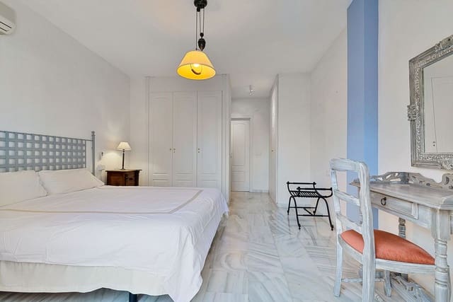 3 soverom Hus til salgs i San Pedro de Alcantara, Marbella med svømmebasseng garasje - € 790 000 (Ref: 9327014)