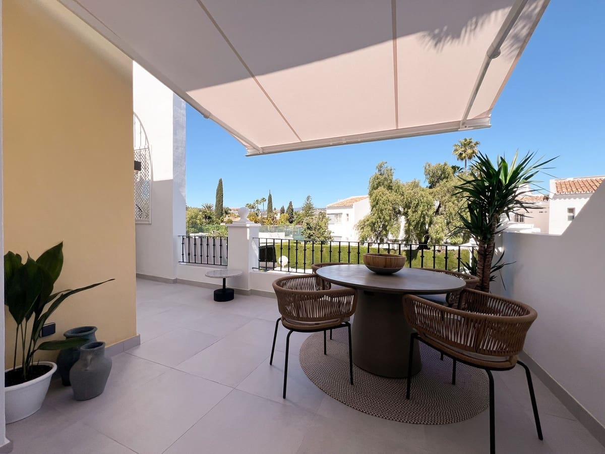 3 bedroom Penthouse for sale in Nueva Andalucia with pool - € 750,000 (Ref: 9327017)