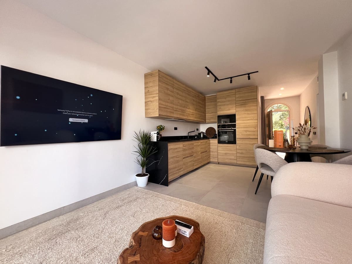 3 bedroom Penthouse for sale in Nueva Andalucia with pool - € 750,000 (Ref: 9327017)