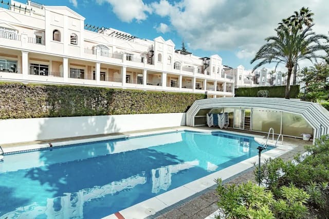 3 bedroom Penthouse for sale in Nueva Andalucia, Marbella with pool - € 750,000 (Ref: 9327017)