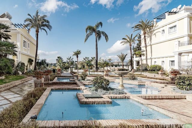 3 bedroom Penthouse for sale in Nueva Andalucia, Marbella with pool - € 750,000 (Ref: 9327017)