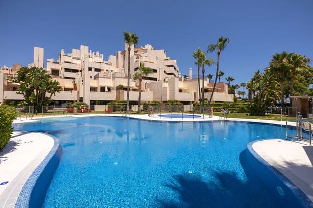 3 quarto Penthouse para venda em Estepona com piscina garagem - 1 100 000 € (Ref: 9340408)