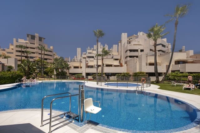3 quarto Penthouse para venda em Estepona com piscina garagem - 1 100 000 € (Ref: 9340408)