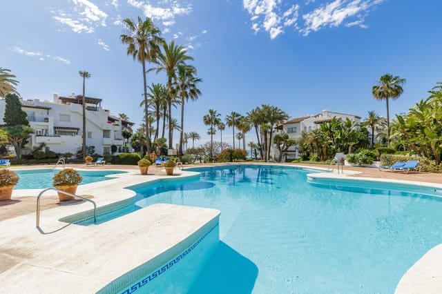 3 quarto Penthouse para venda em Estepona com piscina - 1 600 000 € (Ref: 9340409)