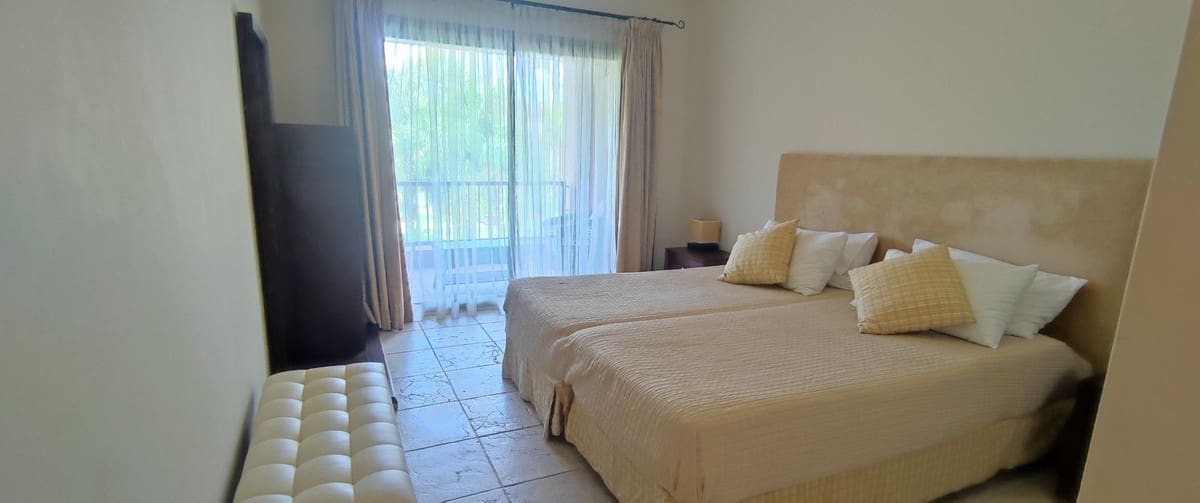 2 soverom Leilighet til salgs i La Atalaya med svømmebasseng garasje - € 475 000 (Ref: 9341405)